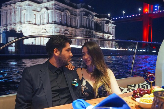 Bosphorus Dinner / Lunch Cruise - Private and Customizable - Crew service and the question of guiding