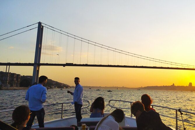 Bosphorus Sunset: An Enchanting Yacht Cruise in Istanbul - Rumeli Fortress and the northern turn
