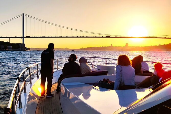 Bosphorus Sunset: An Enchanting Yacht Cruise in Istanbul - The European shore: palaces, mosques, and famous bridges