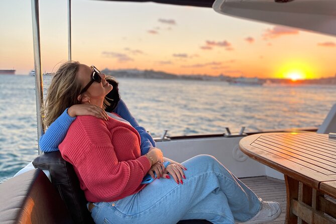 Bosphorus Sunset or Daytime Yacht Cruise with Snacks & Live Guide - Küçüksu Pavilion and Beylerbeyi Palace