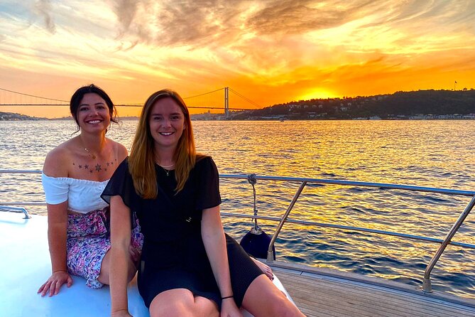 Bosphorus Sunset Yacht Cruise with Snacks and Live Guide - Why a sunset cruise works so well in Istanbul