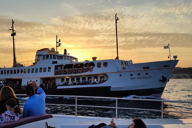 Budget Evening Cruise: Dinner, Live Shows & Party - Rumeli Fortress and the narrow waterway