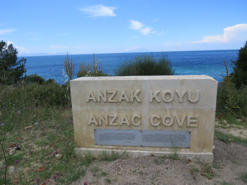 Canakkale: Full-Day Troy and Gallipoli Tour - Lunch in Eceabat before the battlefield visit