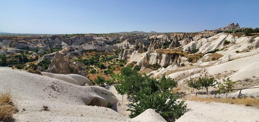 Cappadocia: Derinkuyu, Selime, Nar Crater Lake & Ihlara Tour - Lunch and the Ihlara Valley walk