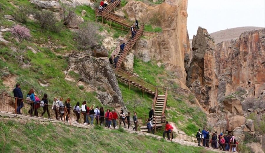 Cappadocia: Green Tour with Entry Fees and Lunch - Walking beside the Melendiz River in Ihlara Valley
