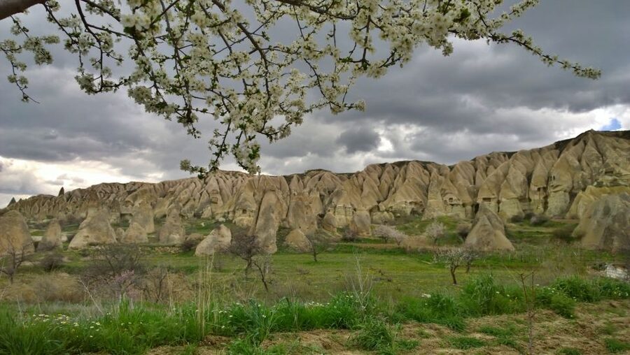 Cappadocia: Highlights Tour with Lunch and Entry Tickets - Uçhisar Castle closes the day with a high view