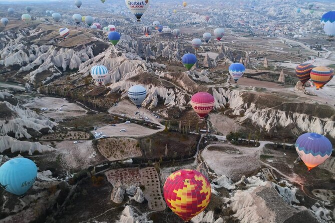 Cappadocia Hot Air Balloon Tour In Goreme - Basket layout, crowding, and the best place to stand