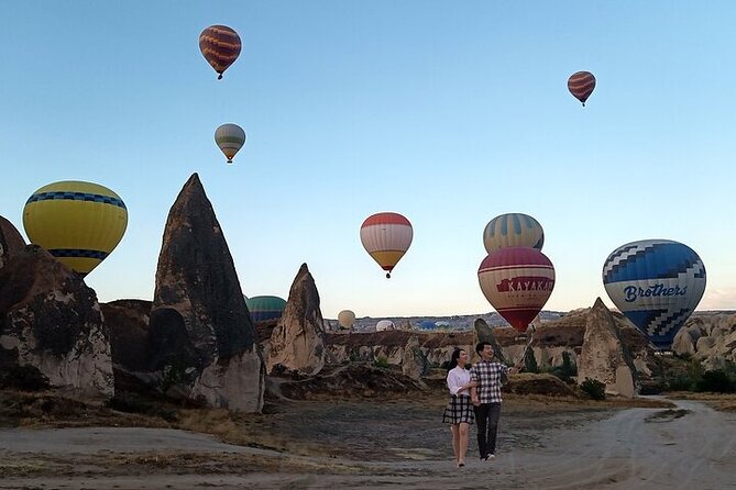 Cappadocia Photo World - Posing help for couples, solo portraits, and proposals