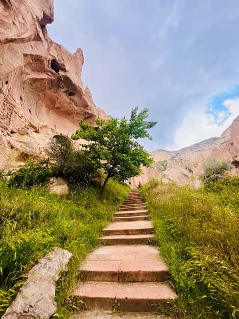 Cappadocia: Red-Line Tour with Lunch and Guide All Inclusive - The guide makes or breaks the day
