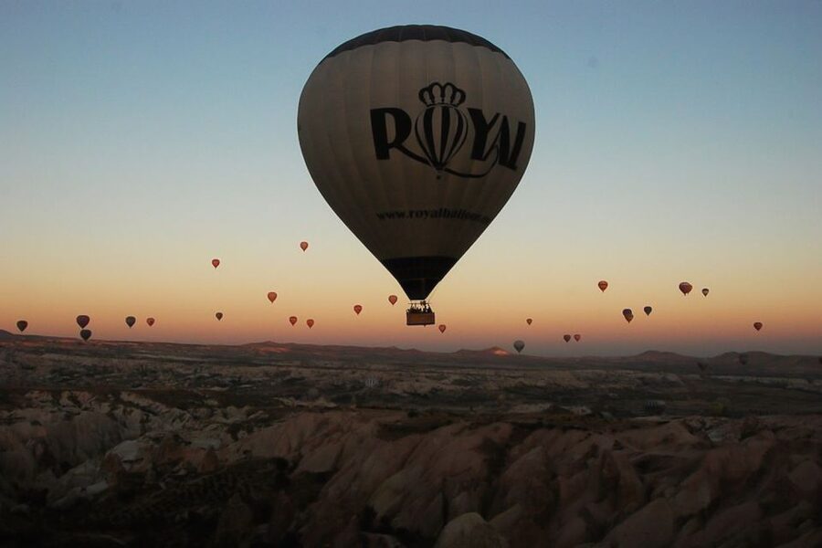 Cappadocia: Royal King Flight - Watching the balloon take shape
