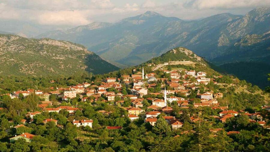 City of Side: Altinbesik Cave and Ormana Village - Lunch in Ormana, with chicken and köfte
