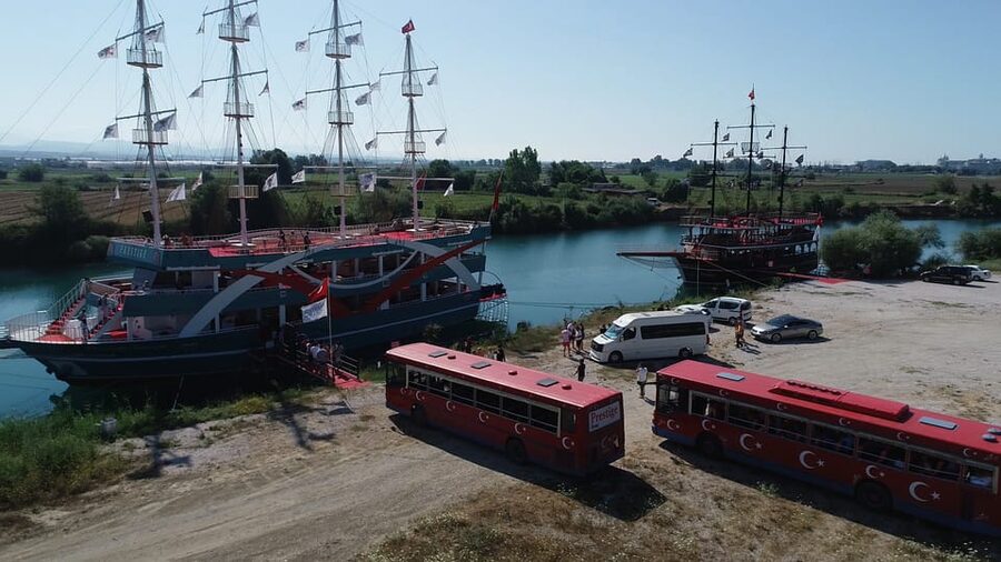 City of Side: Boat Tour on the Manavgat River w/ Bazaar Trip - The Grand Bazaar is useful, hectic, and easy to overpay in