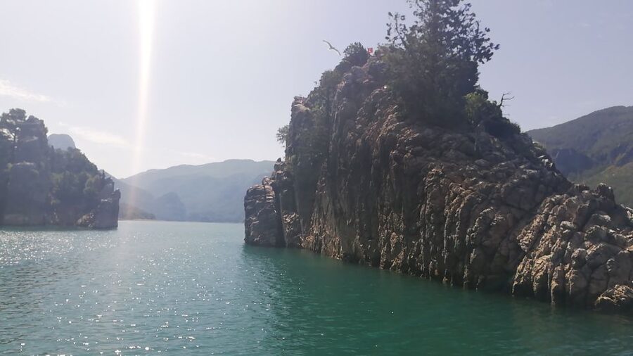 City of Side: Green Canyon Boat Tour with Lunch and Drinks - Guide service and communication