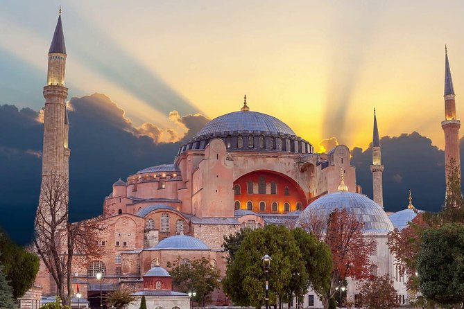 Classic Istanbul Tour Blue Mosque, Hippodrome, Hagia Sophia and Topkapi Palace - Starting at the Hippodrome and German Fountain