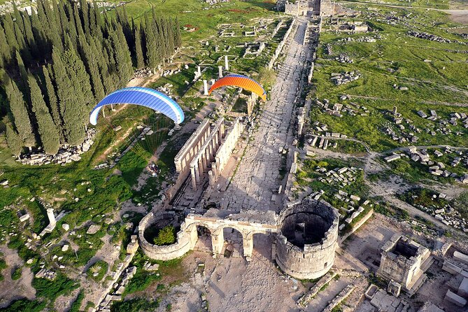 Day Tour to Pamukkale from/to Istanbul - Lunch at a local Turkish restaurant