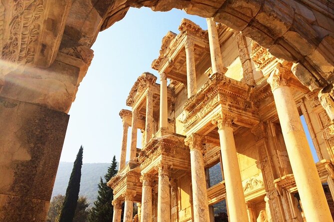 Day Trip to Ephesus from/to Istanbul with FLIGHT and LUNCH - Walking through Ephesus, the real reason to take the trip