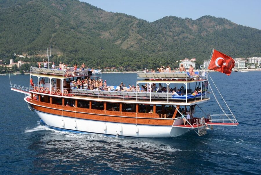 Didim/Altinkum: Lazy Day Boat Trip w/BBQ Lunch - Key Points Before You Book