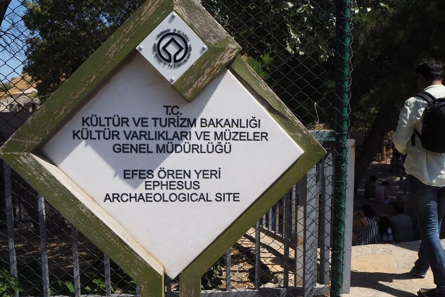 Ephesus: Half-Day Tour from Kusadasi - What the guide adds to the experience