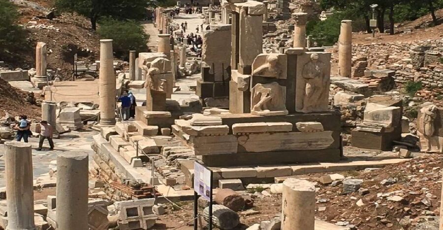Ephesus: House of Virgin Marry & Artemis w Lunch & Ticket - A Turkish buffet lunch in Selçuk