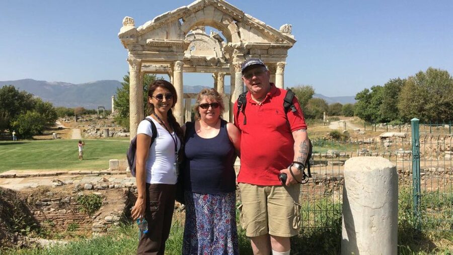 Ephesus: Mary's House with Lunch Tour FROM KUSADASI HOTELS - Lunch with Turkish flavors