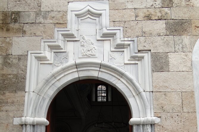 Explore The Old Town With Local Taste - Hesapçı Street, where old houses meet nightlife