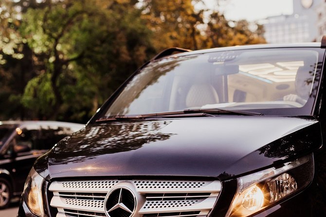 Fat Taxi - Private Istanbul Airport (IST) Transfer to Besiktas Area - Why the Private Format Helps