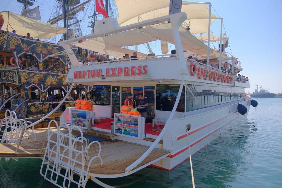 From Alanya: Boat Tour with Unlimited Soft Drinks and Lunch - Getting to the Neptun Express Yacht