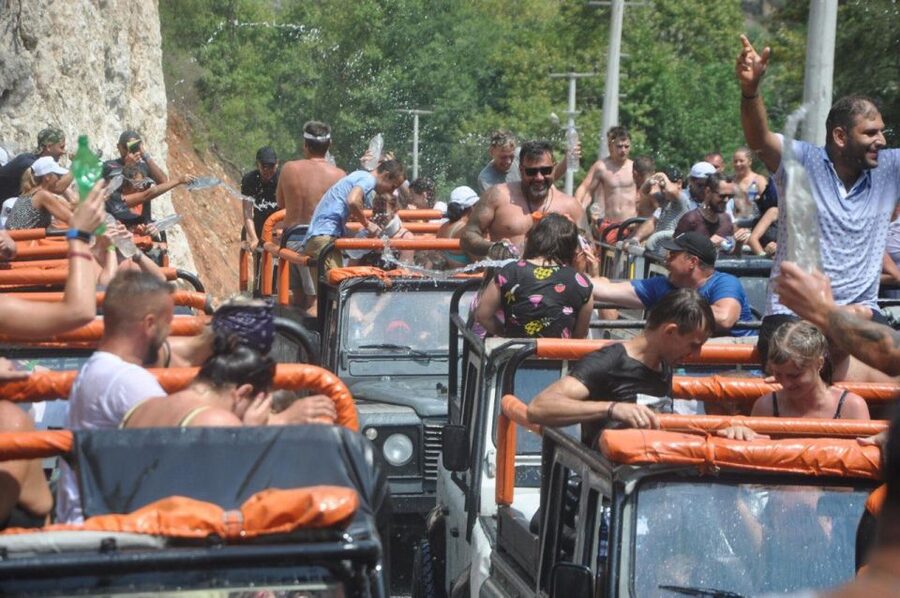 From Alanya: Jeep Safari Tour with Lunch at Dim River - Lunch beside the river