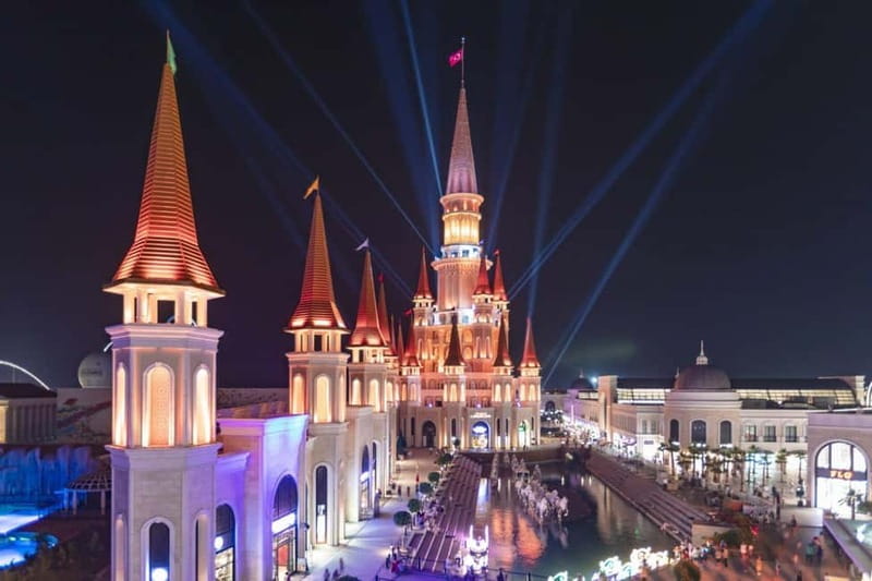 From Alanya, Side, Antalya: The Land of Legends Night Show - What happens at 23:00