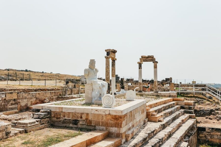 From Antalya/Kemer: Pamukkale and Hierapolis Tour with Lunch - What the guides add