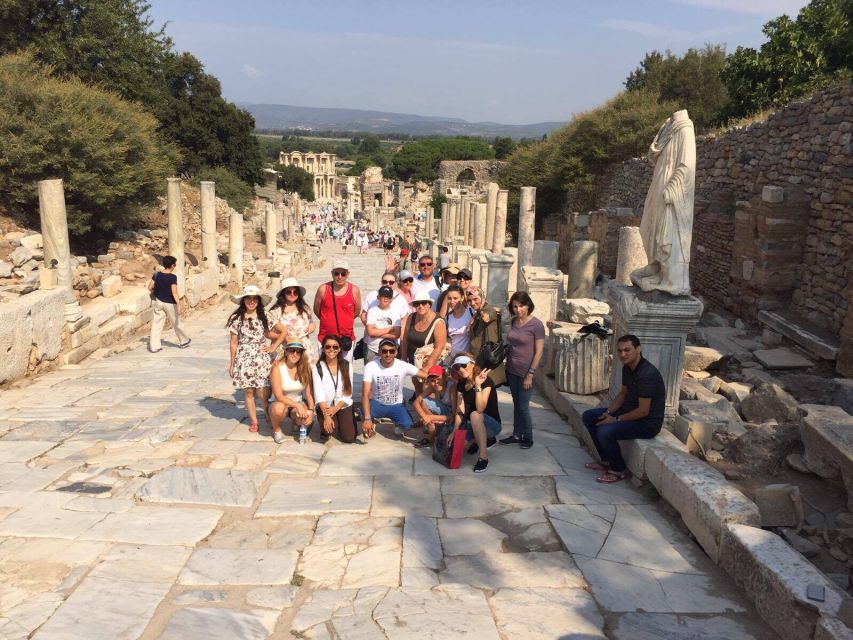 From Istanbul: Day Trip to Ephesus with Flight and Lunch - Lunch in Selçuk and the shopping stop