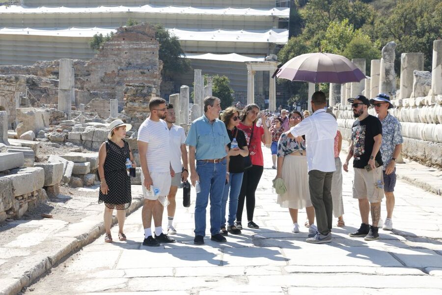 From Istanbul: Ephesus & Şirince Day Trip w/ Wine Tasting - Lunch, carpets, and the part to watch closely