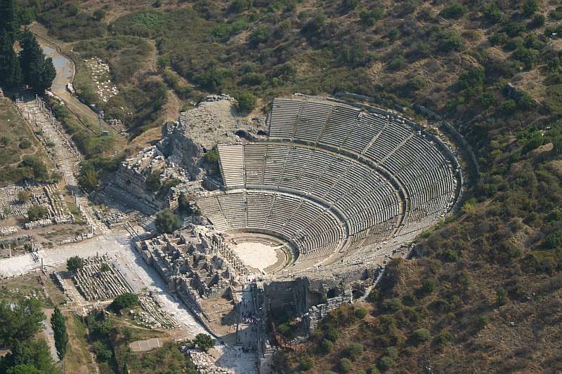 From Kusadasi or Izmir: Ephesus Private Tour - Lunch in Selcuk and the question of shopping stops