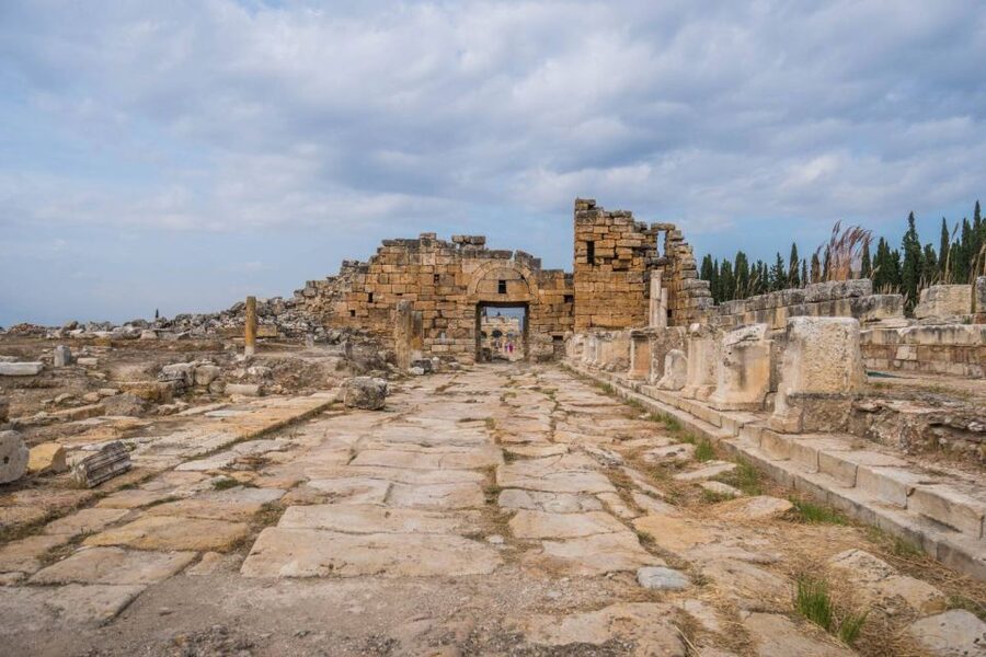 From Selcuk/Kusadasi/Izmir: Pamukkale Full-Day Tour - Lunch, craft stops, and the parts you may skip