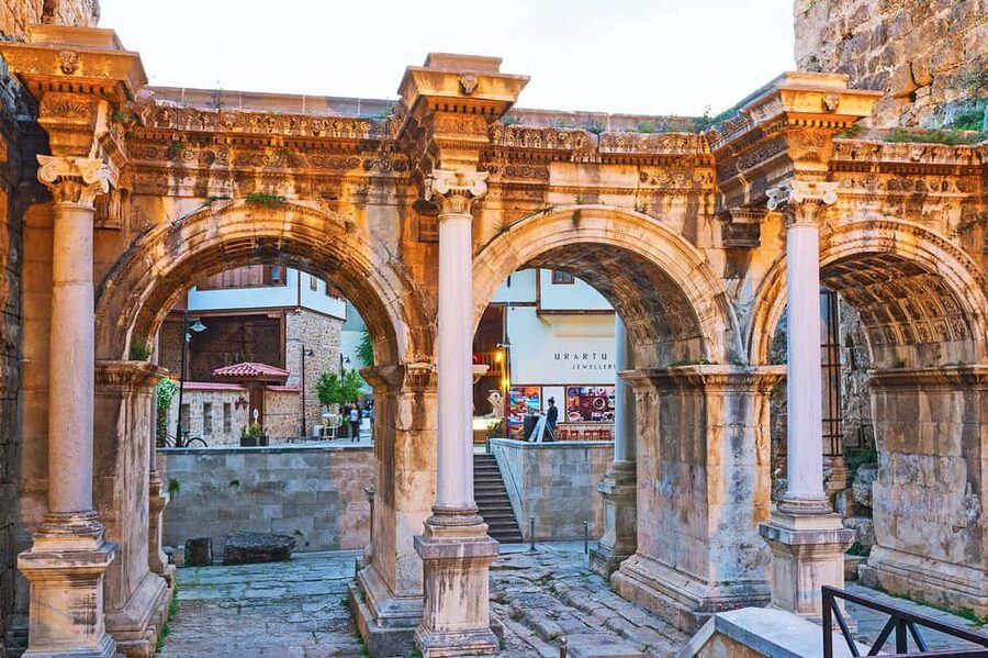 Full-Day Antalya City Tour from Side w/Boat Trip & Lunch - Lunch and what the meal may really be like