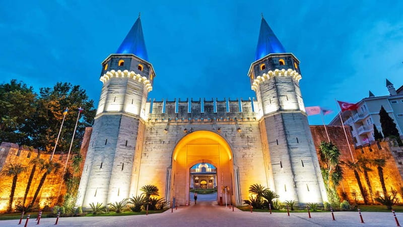 Full Day Istanbul 1, 2 or 3-Day Private City Guided Tour - Day two: spices, the Bosphorus, and Ottoman waterfront life