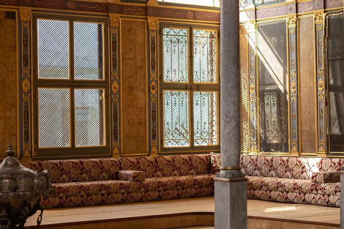 Full-Day Istanbul Old City Walking Tour - Reading the Hippodrome’s surviving monuments
