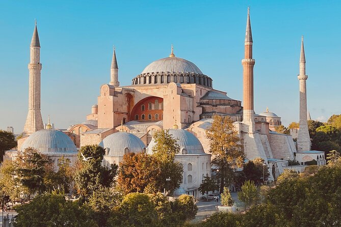 Full-Day Istanbul Old City Walking Tour - The Blue Mosque and its unusually grand courtyard