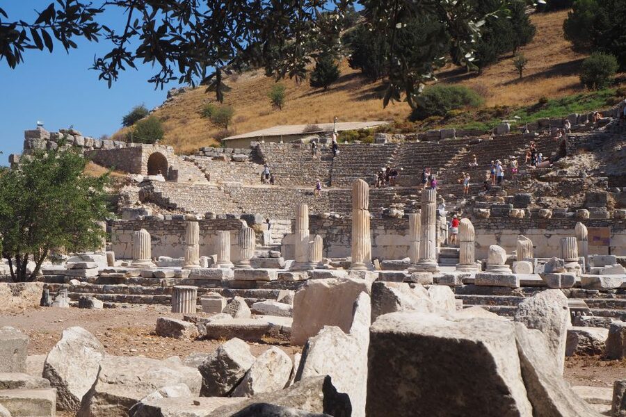 Full-Day Tour of Ancient Ruins in Ephesus from Izmir - The Temple of Artemis and the reality of ancient ruins