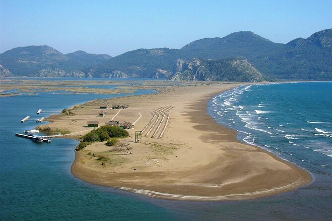 Full Day Turtle Beach Tour With Lake and Mud Baths From Marmaris - A simple lunch with Dalyan views