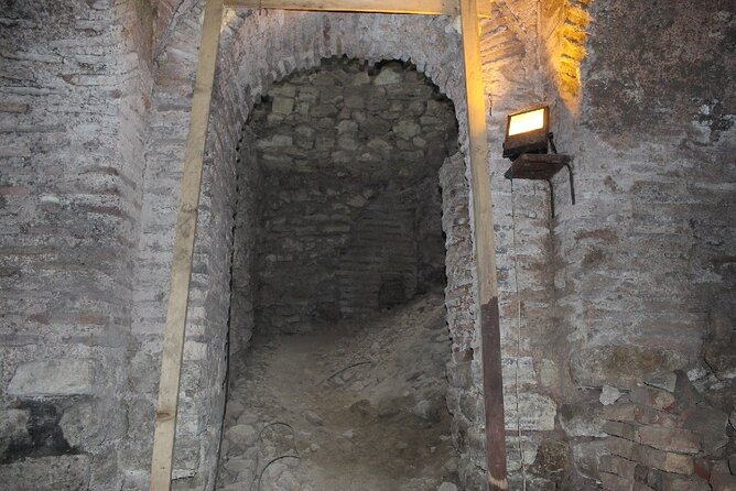 Ghost City istanbul Walking Tour - The Basilica Cistern and its 336 columns