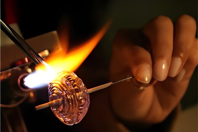 Glass Melting and Shaping with Flame with the Senior Glass Master - Two demonstrations before you touch the flame