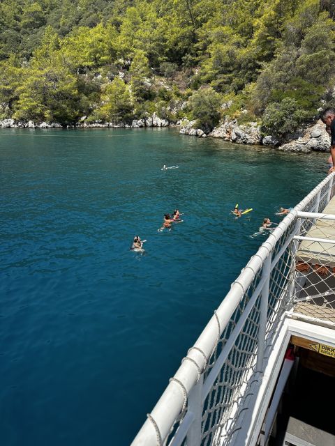 Gocek: Yacht Trip and 12 Island Full-Day Tour with Lunch - Cleopatra Bay combines lunch, ruins, and a swim