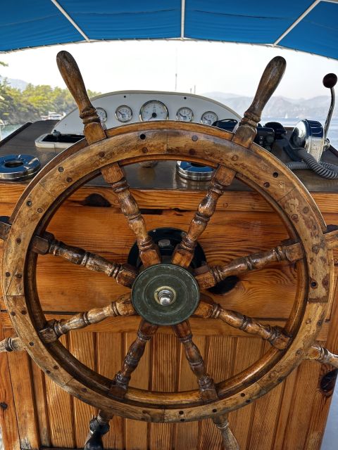 Gocek: Yacht Trip and 12 Island Full-Day Tour with Lunch - Aquarium Bay is the classic turquoise-water stop