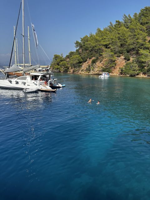 Gocek: Yacht Trip and 12 Island Full-Day Tour with Lunch - Kille Bay starts the swimming day