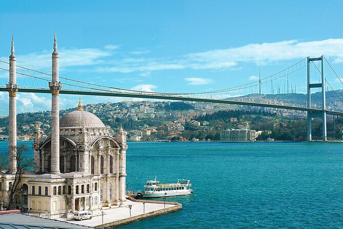 Golden Horn and Bosphorus Boat Tour in Istanbul - The 90-minute Bosphorus crossing