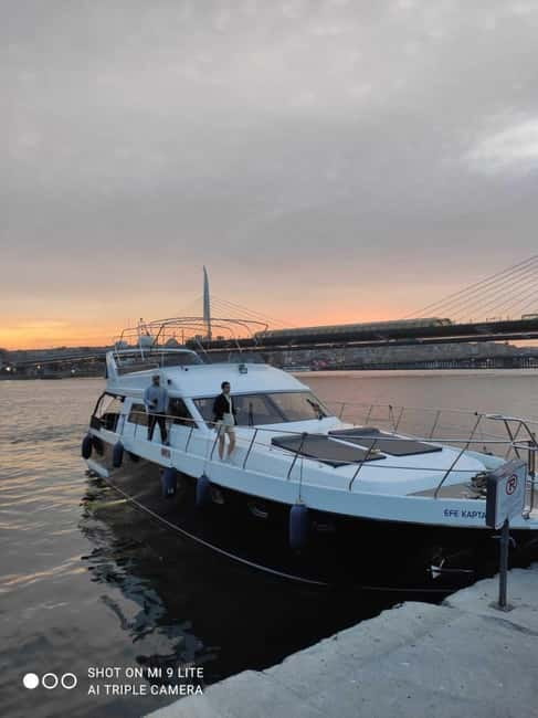 Golden Horn and Bosphorus Sunset Tour Stop at Anatolian Side - What the sunset adds to the experience