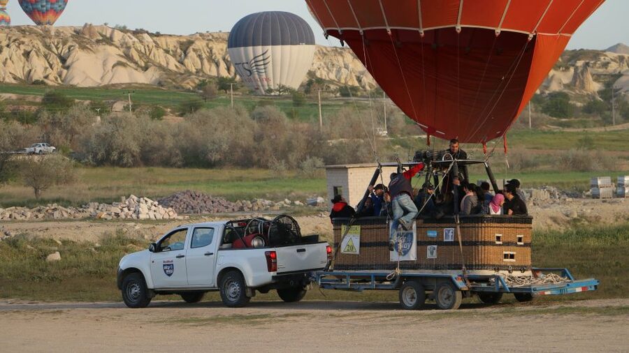 Goreme: Budget Hot Air Balloon Ride over Cappadocia - One hour above Göreme Valley