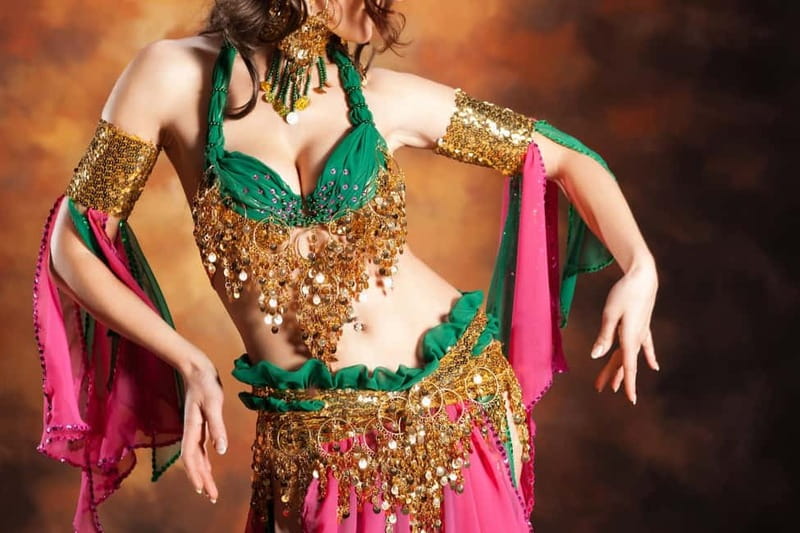 Göreme: Dinner and Folk Show at a Cave Restaurant - Belly dancing and audience participation