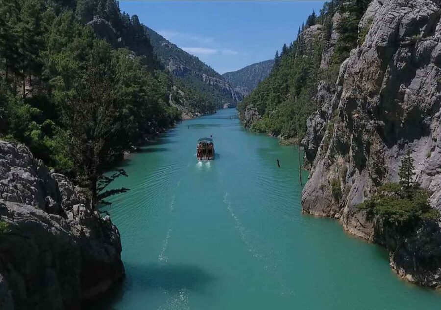 Green Canyon: Boot Tour with Lunch, Soft Drinks, & Transfer - Buffet lunch with mountain views